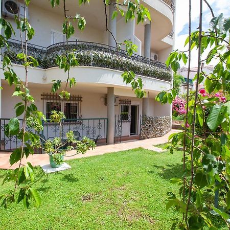 Apartments Cvjetni Dvori Макарська Екстер'єр фото