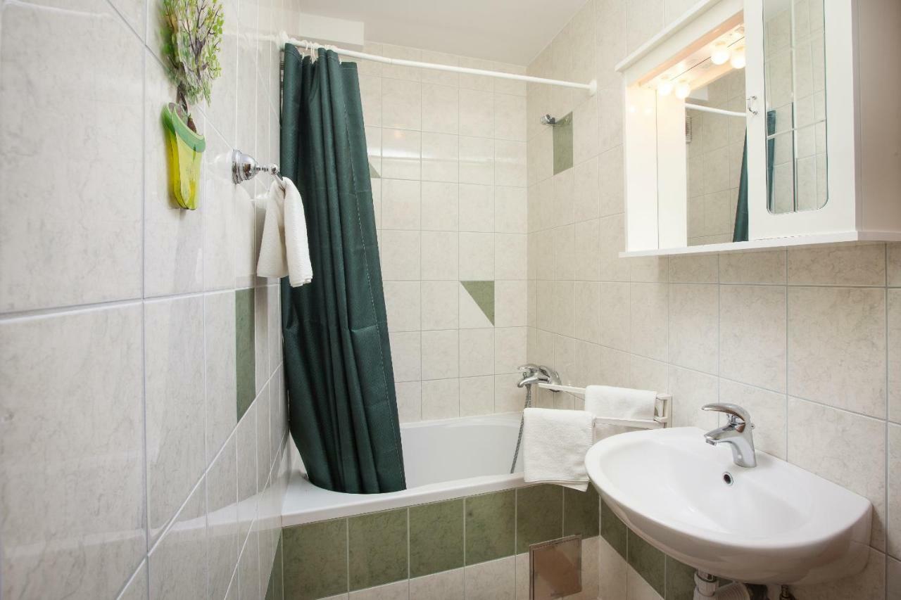 Apartments Cvjetni Dvori Макарська Екстер'єр фото