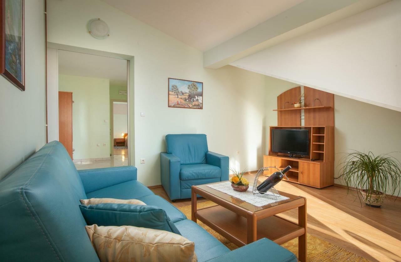 Apartments Cvjetni Dvori Макарська Екстер'єр фото