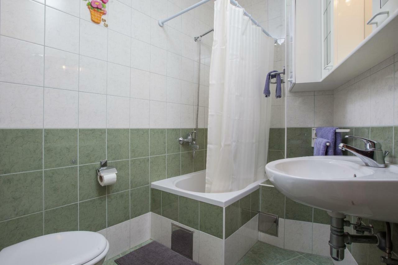 Apartments Cvjetni Dvori Макарська Екстер'єр фото