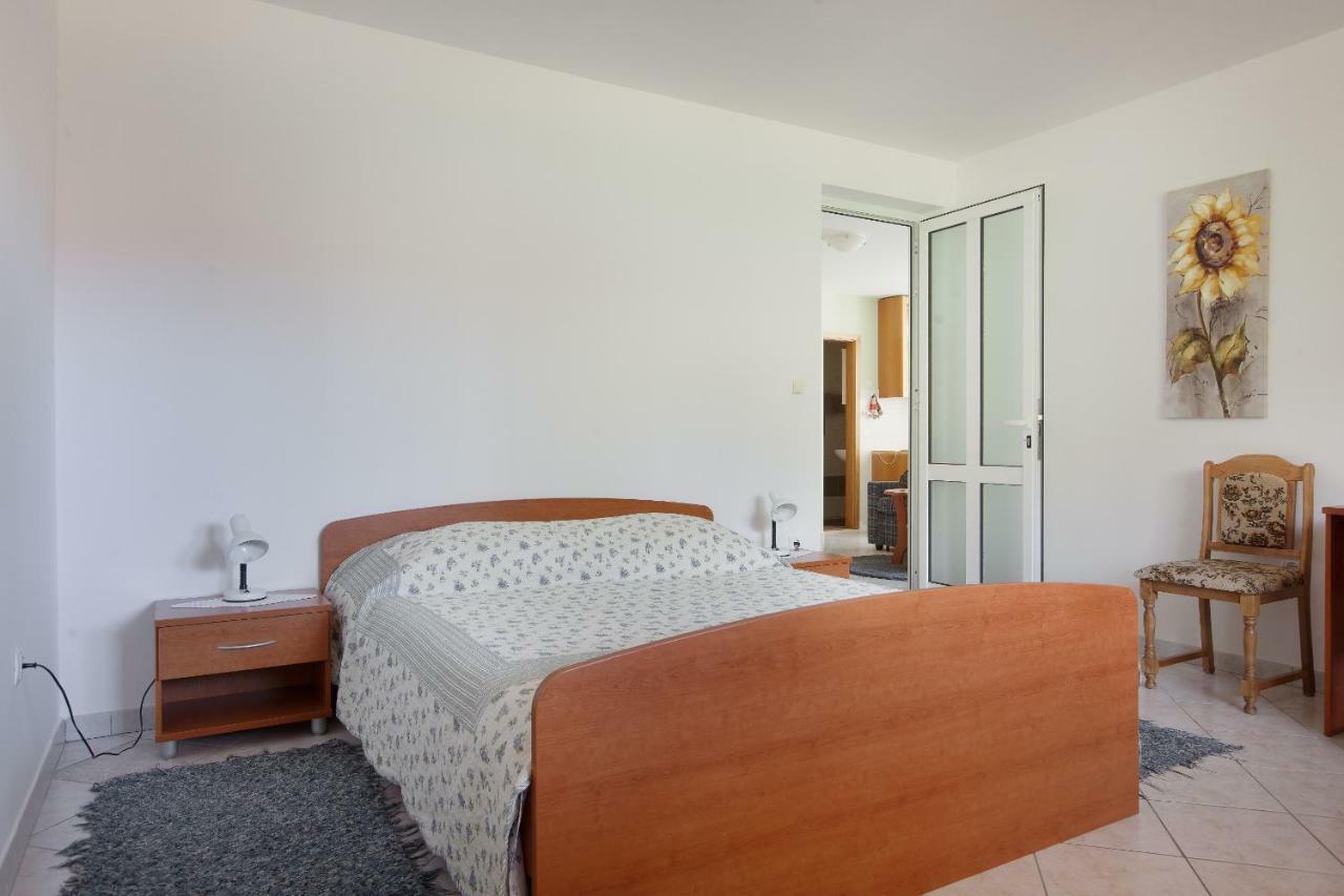 Apartments Cvjetni Dvori Макарська Екстер'єр фото