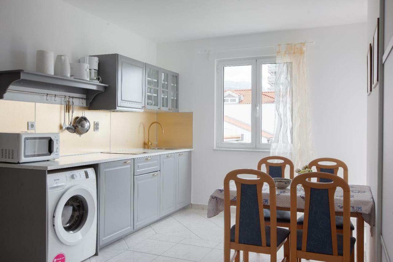 Apartments Cvjetni Dvori Макарська Екстер'єр фото